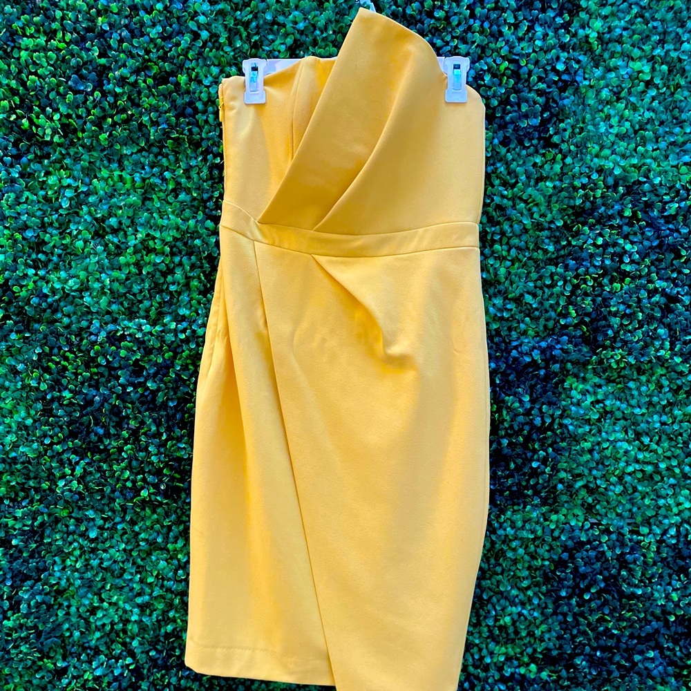 House of CB Yellow Strapless Dress in Medium - Picture 2 of 9